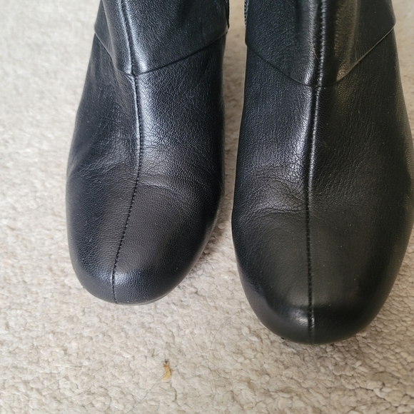 CLARKS Women's Ankle Heel Leather Boots Size 10 Black - Picture 3 of 9